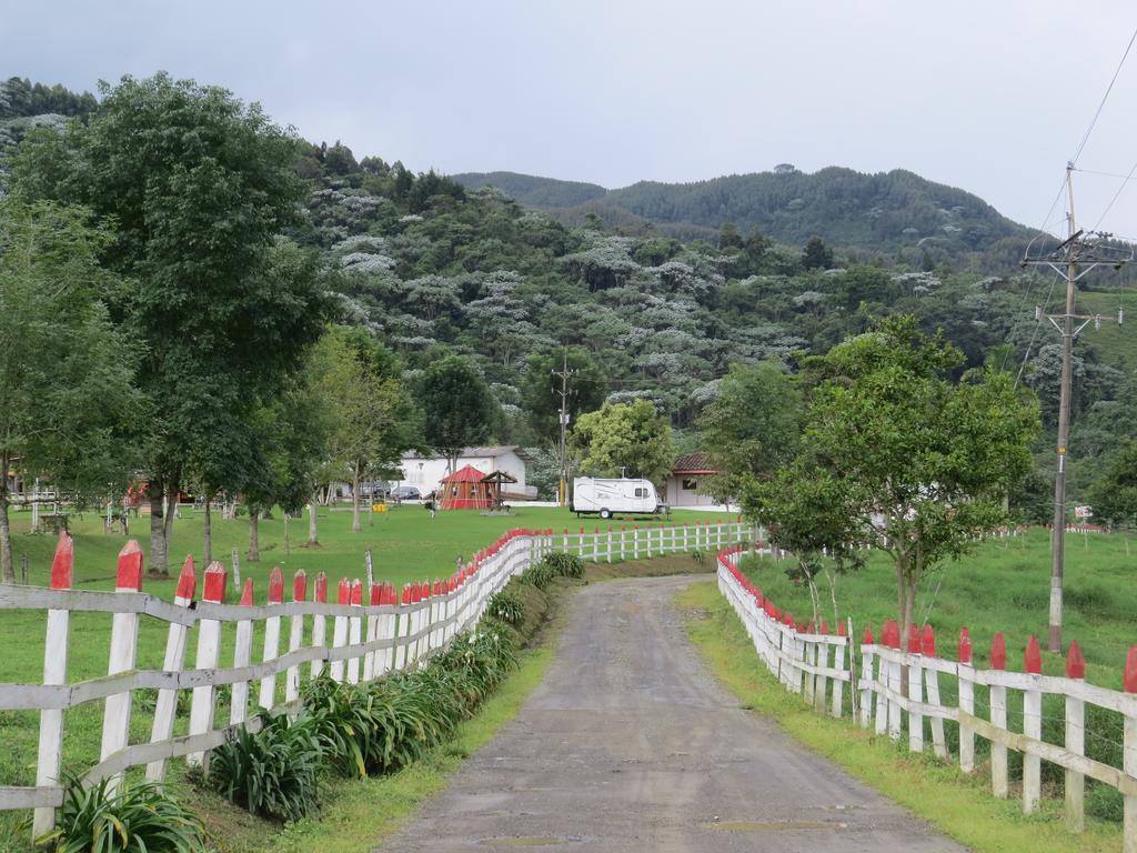 Finca Recreacional Marcelandia Santa Rosa de Cabal Εξωτερικό φωτογραφία